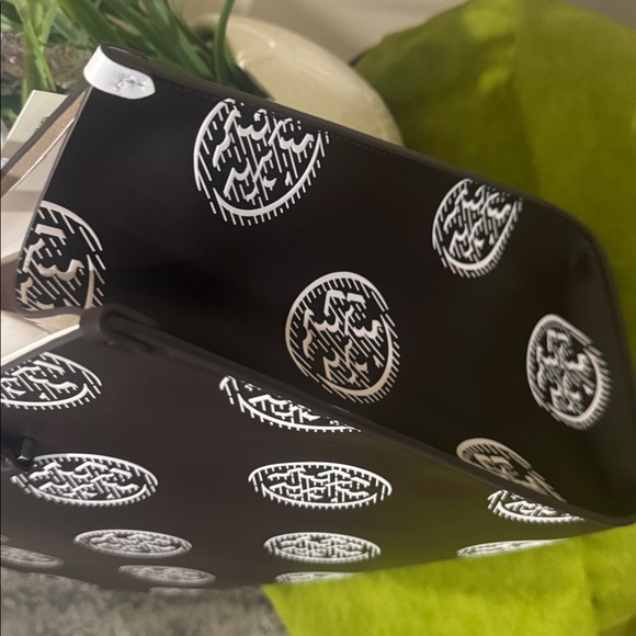 Tory Burch T Monogram Contrast Leather Tote - Picture 7 of 17